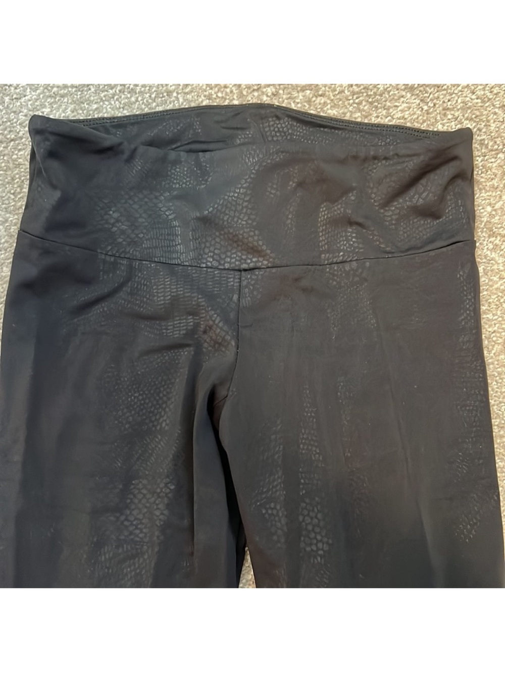 Onzie Black High-Waist Snake-Texture Leggings